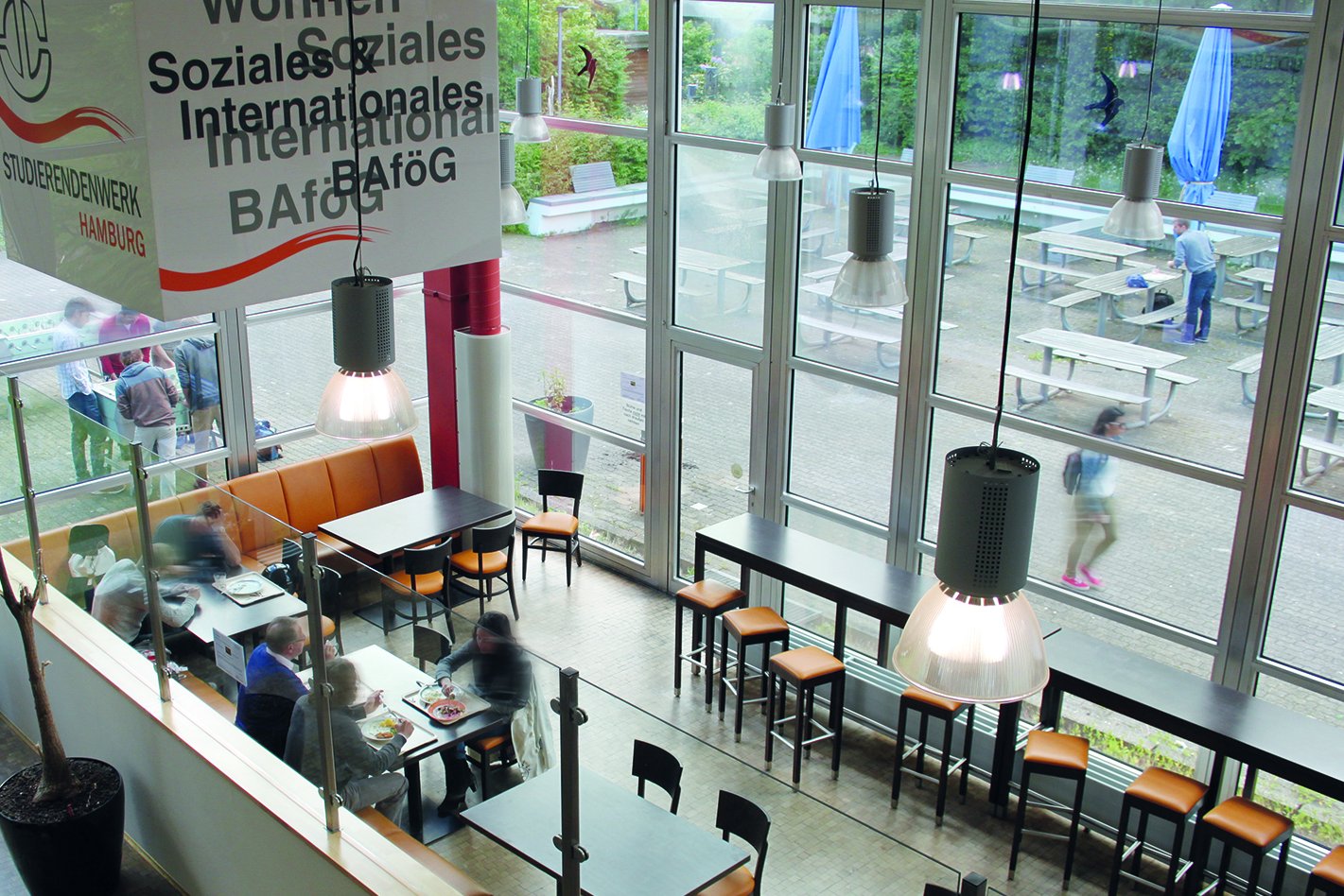 Gastraum in der Mensa Bergedorf Gastraum in der Mensa Bergedorf