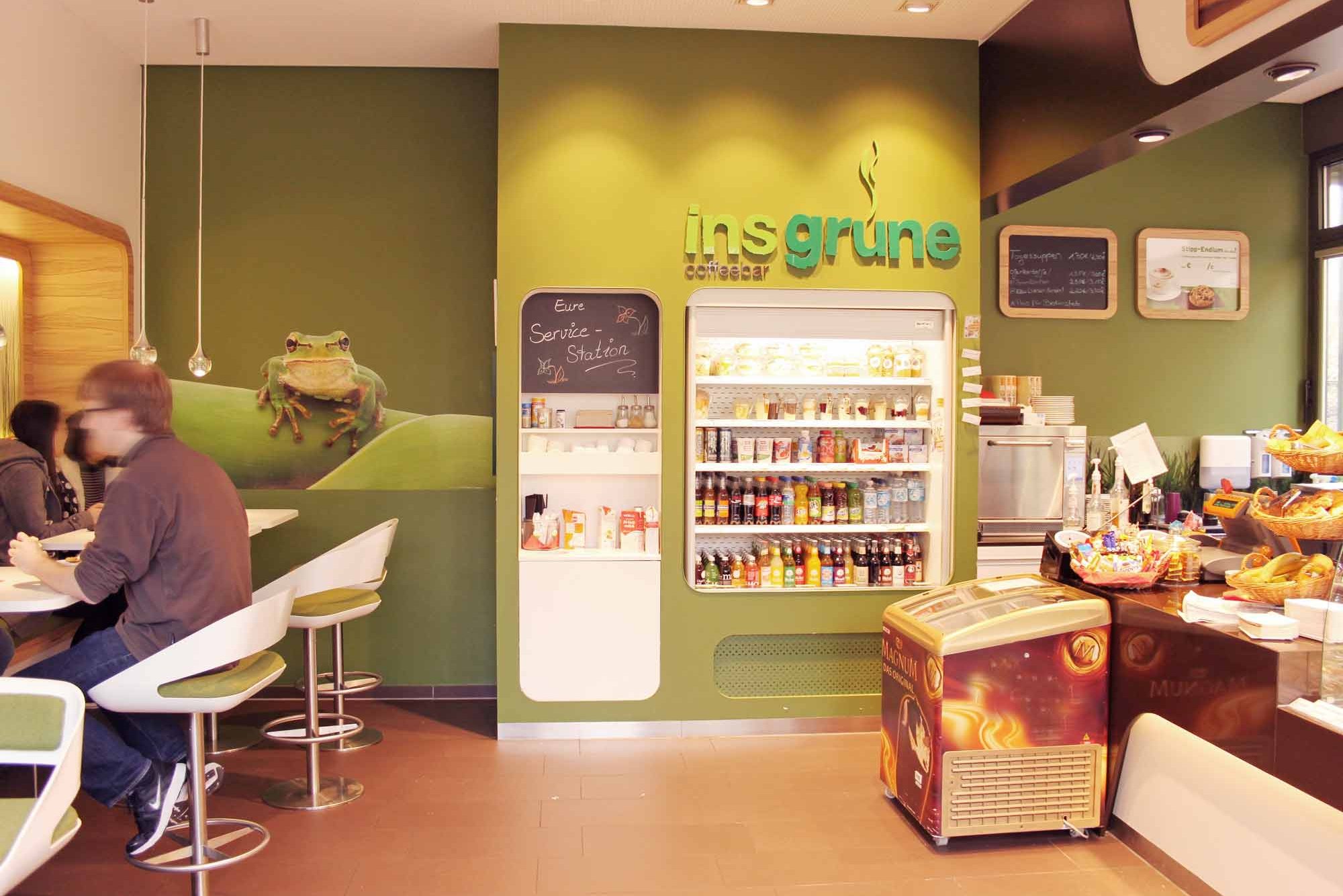 Blick in den Gastraum Café insgrüne Harburg
