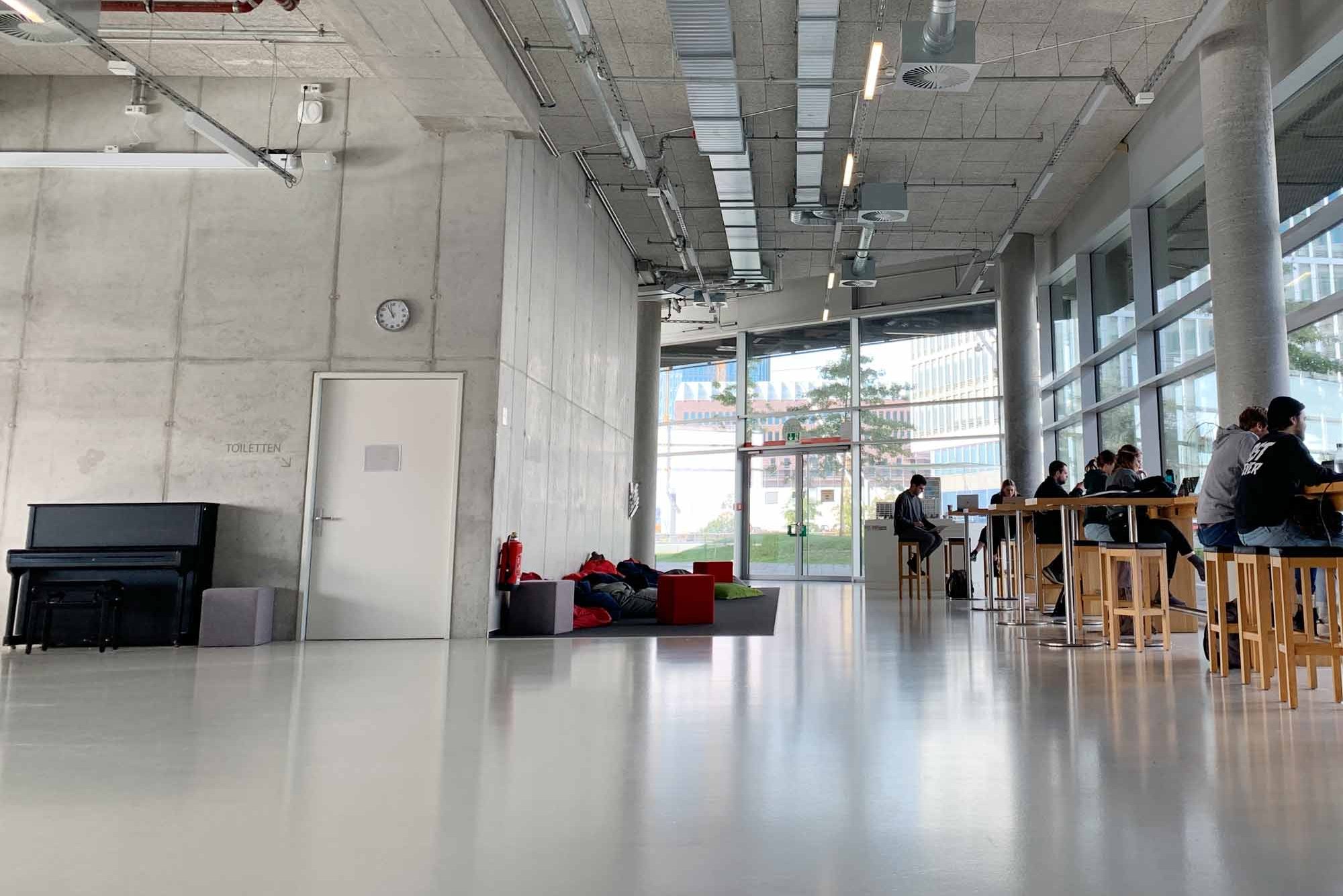 Blick in den Gastraum Café HCU