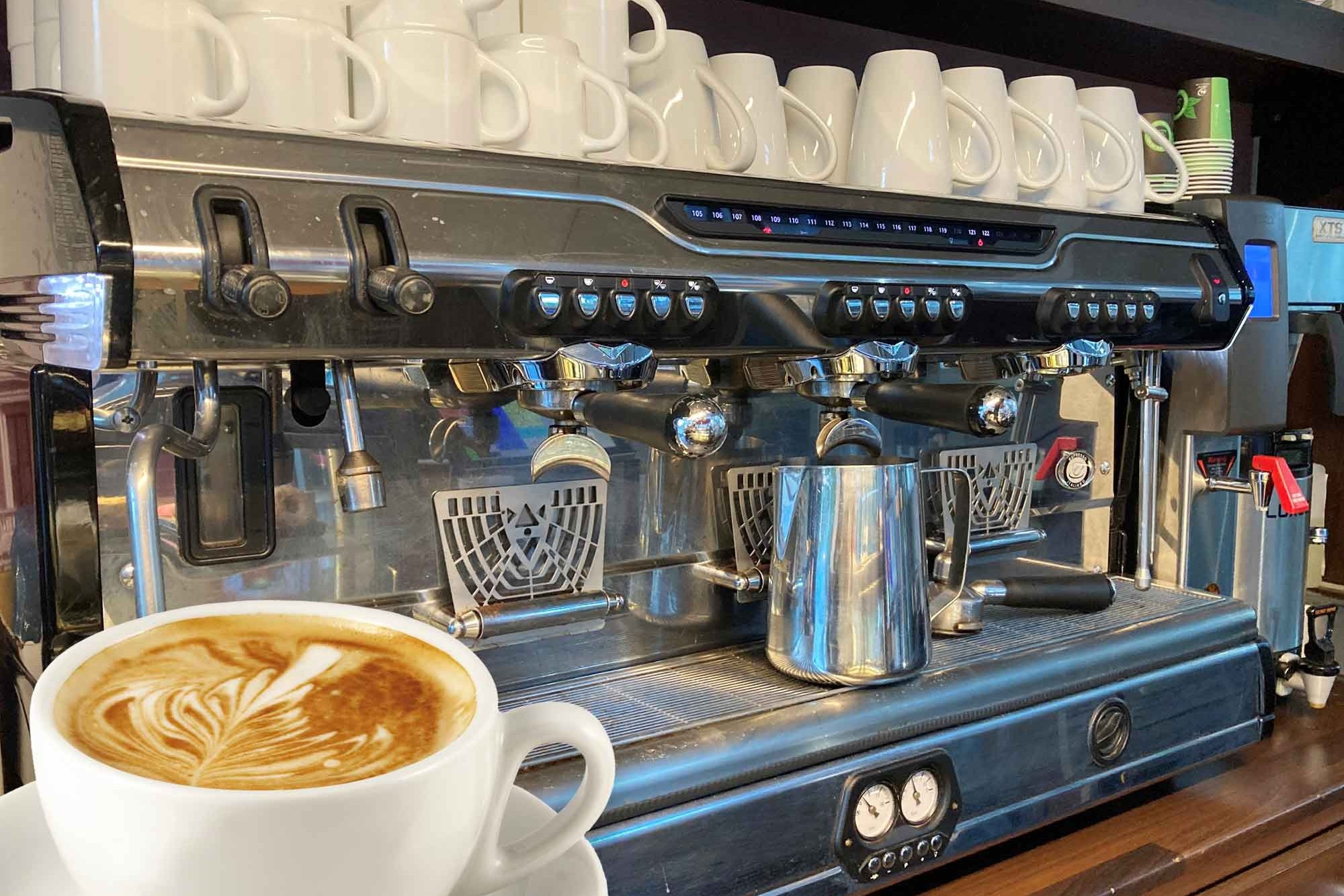 Kaffeemaschine im Café Blueberry