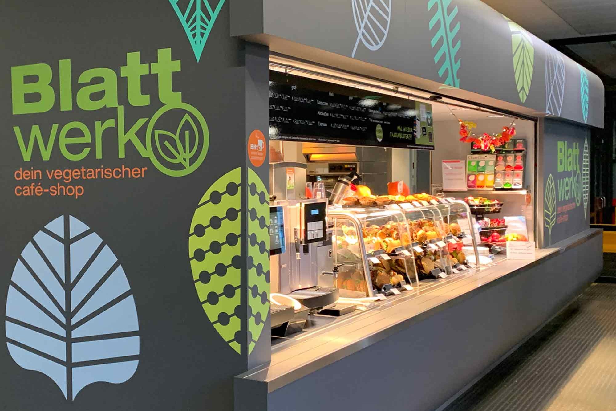 Verkaufstresen des Café Blattwerk