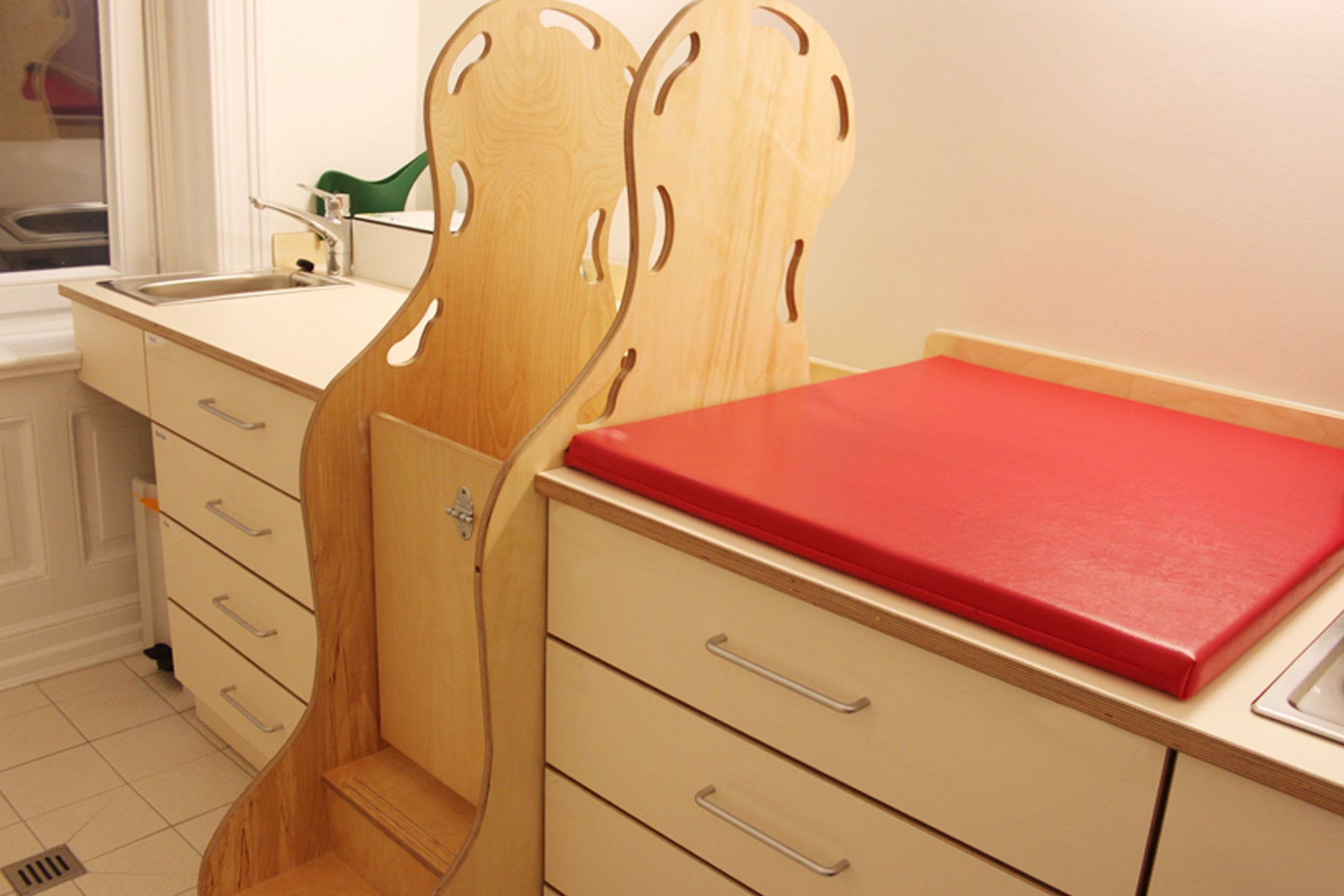 Changing table at the Bornstraße daycare center