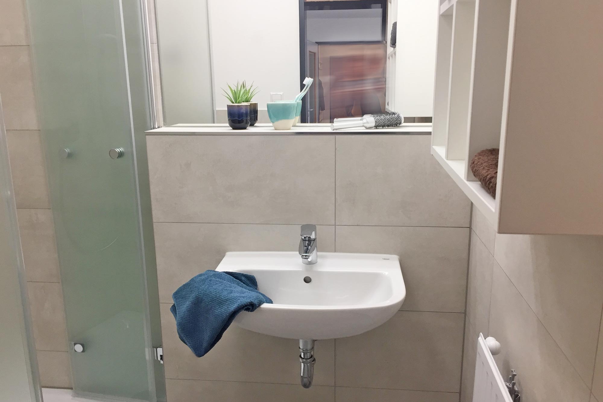 Waschbecken im Studentenzimmer