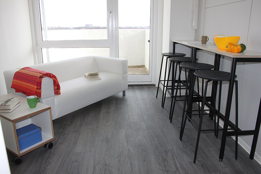 Gemeinschaftsraum mit Sitzgelegenheiten in der Wohnanlage Margaretha-Rothe-Haus