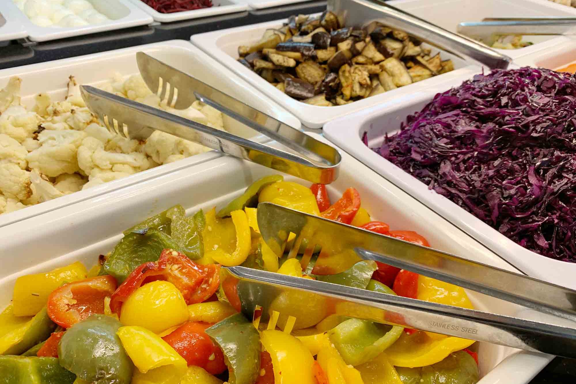 Salatbar in der Mensa Bucerius Law School