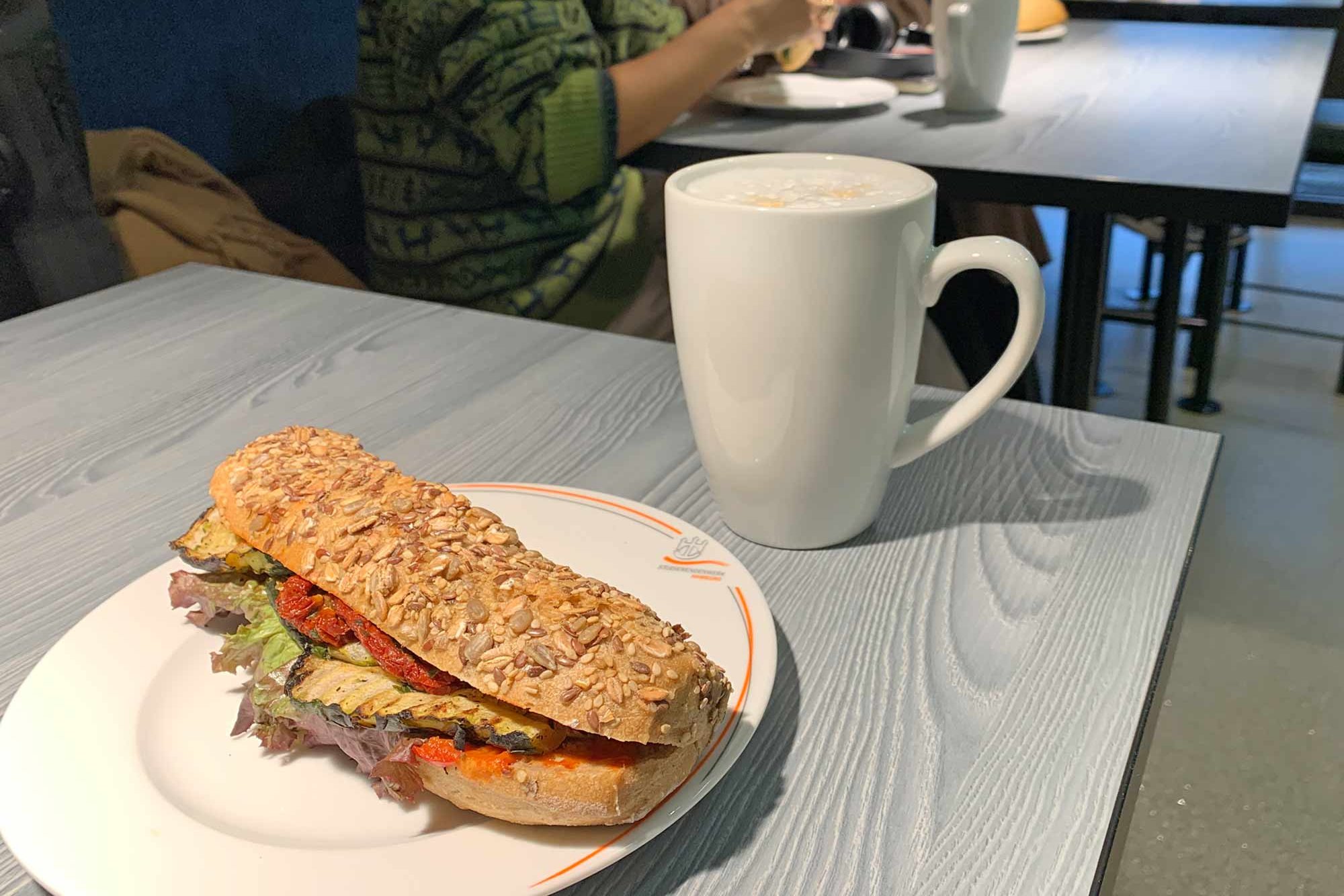 Sandwich auf einem Teller