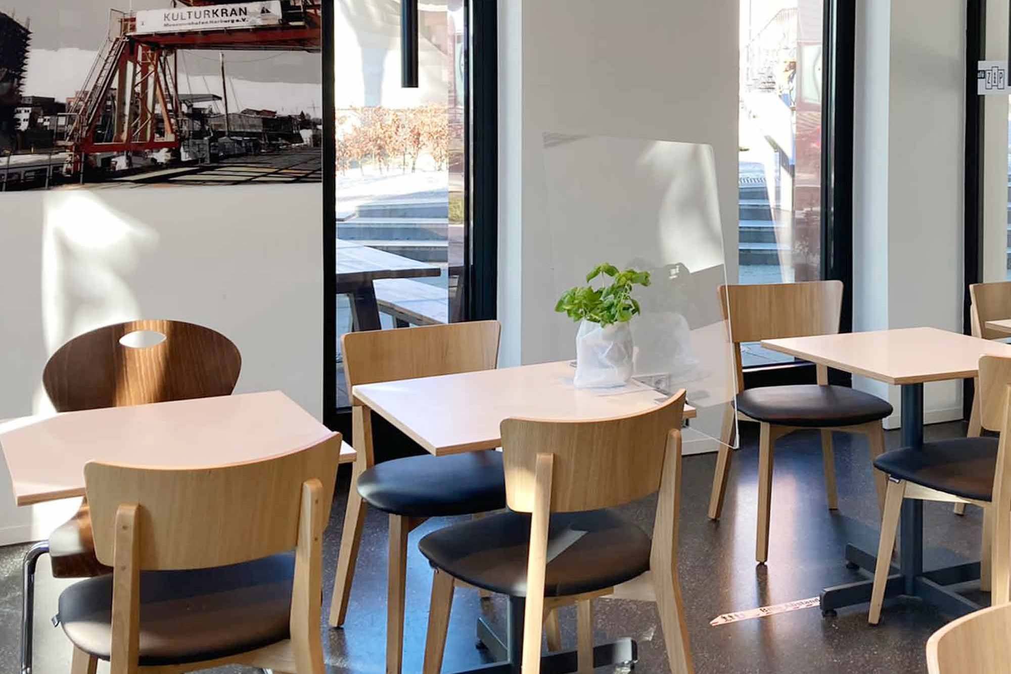 Blick in den Gastraum Café ZessP