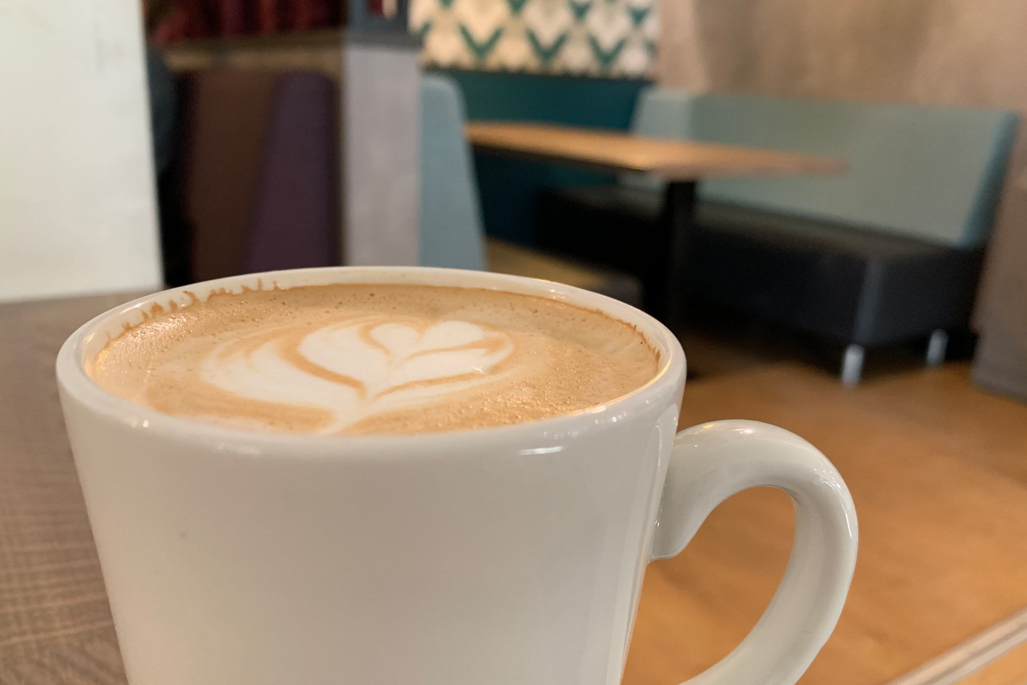 Cappuccino im Café Bucerius Law School